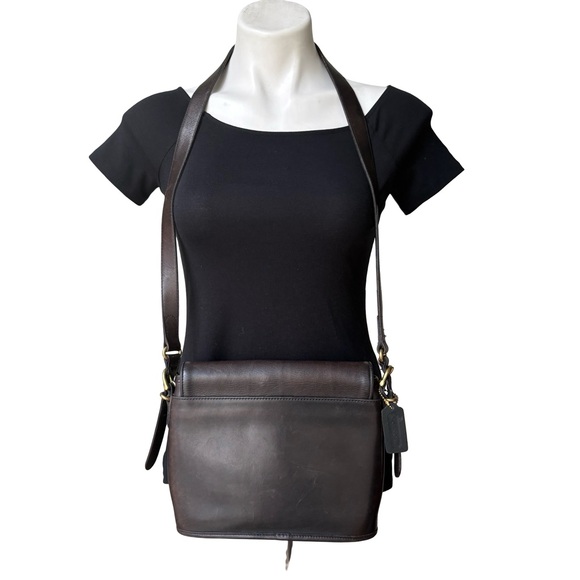 Vintage Coach Loden Leather Equestrian Large Flap Bag in Dark Brown - Style 9807 - Picture 3 of 15